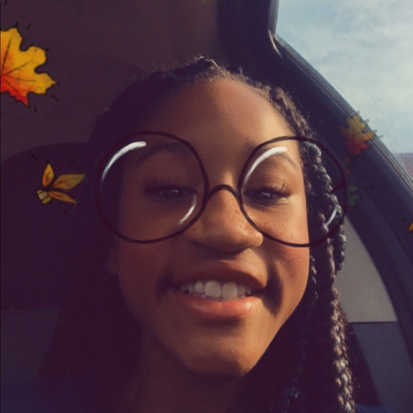 Meet your Posher, Asiya - Picture 1 of 1